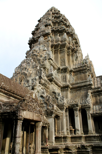 Angkor Wat: Temple of Boom