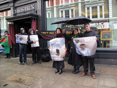 Archaeologists protest